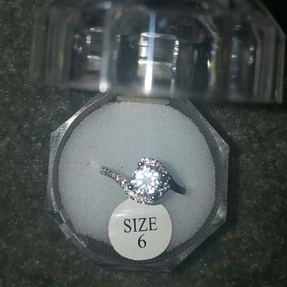 NEW size 6 Engagement style CZ ring