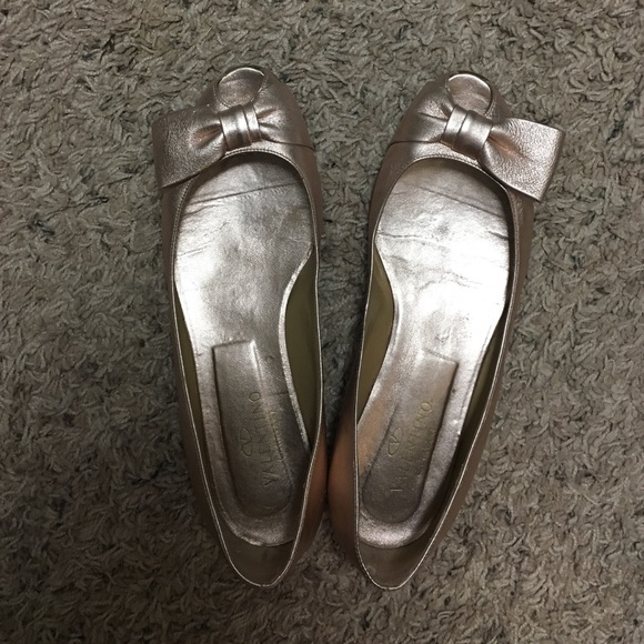 Great condition Rose Gold Valentino flats