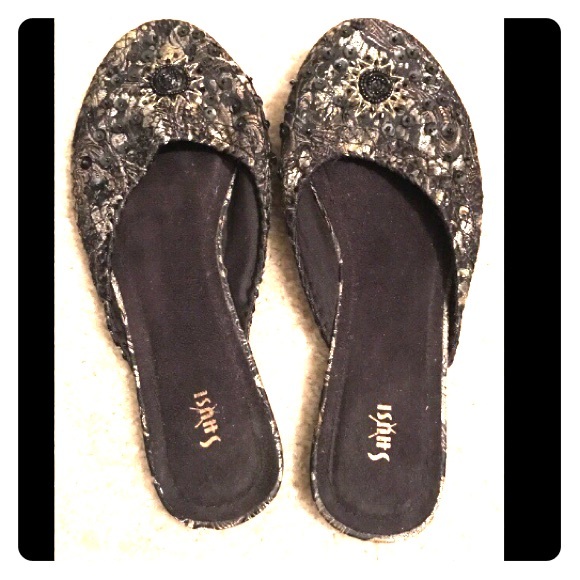 Slip on flats
