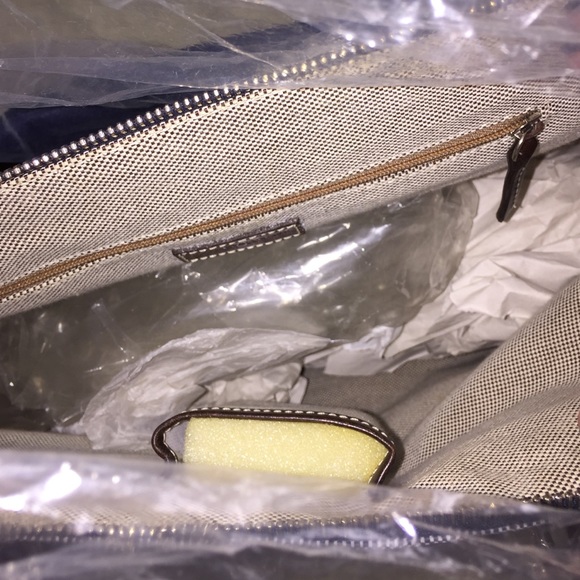 Authentic DOONEY & Bourke bag.  Mint condition - Picture 2 of 2