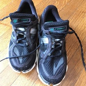 brooks pureflow shoes