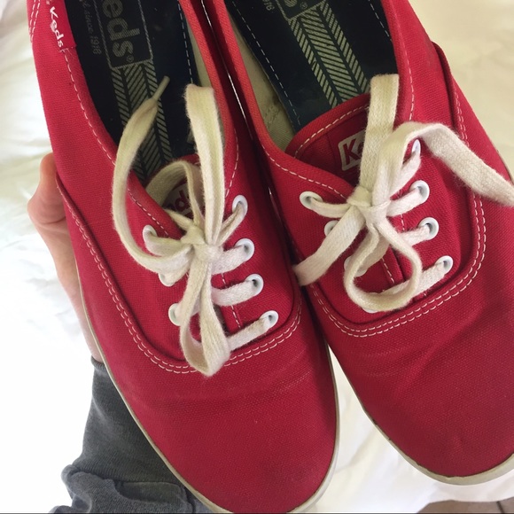 Used red keds sneakers size 8