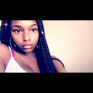 Meet your Posher, Dejah