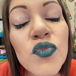 Meet your Posher, Lacey