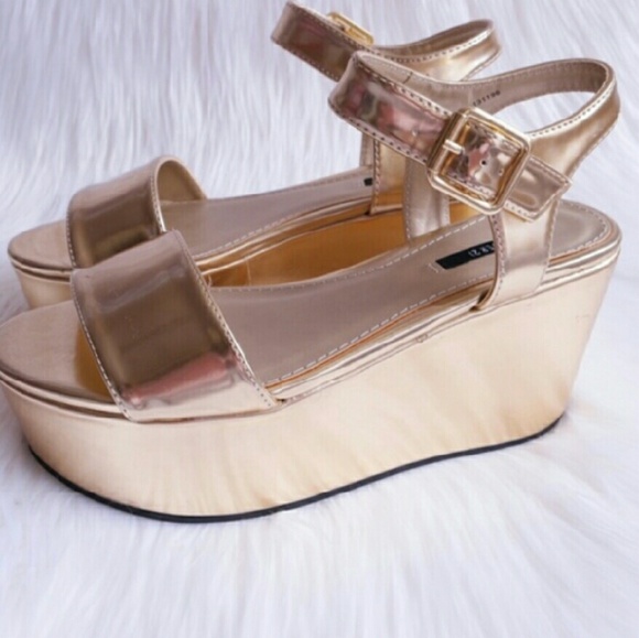 METALLIC PLATFORM SANDALS