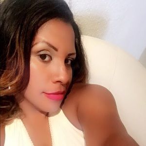 Meet your Posher, Paola