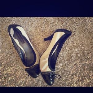 Black and white dress 20s shoes size 9