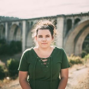 Meet your Posher, Juanita