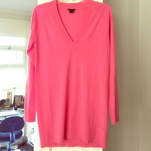 Theory pink merino wool v-neck tunic sweater
