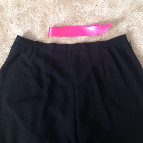 ➕Black flowy dress pants - Picture 4 of 8