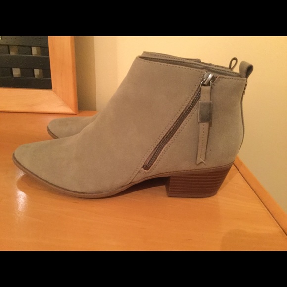 Sam Edelman Shoes - Sam Edelman Circus gray ankle boots . Pristine !