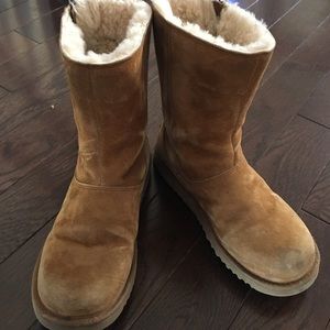 Kids Uggs (women's conversion size 7 1/2-8)