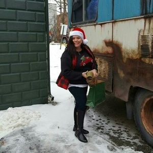 Meet your Posher, Danielle