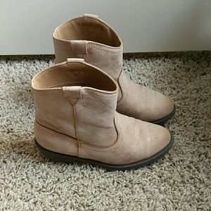 Girls size 13 Childrens Place Boots