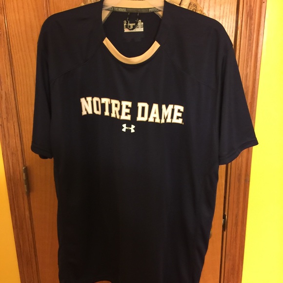 Mens Notre Dame Under Armour shirt. NWT