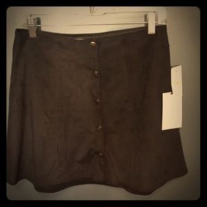 Kendall + Kylie sued skirt