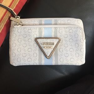 Guess Beaumont Wristlet