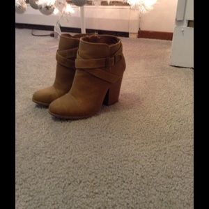 LC Lauren Conrad booties