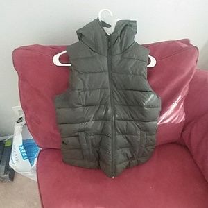 Hollister sherpa vest