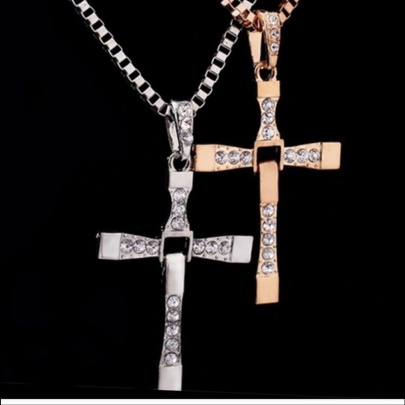 Cross Pendant Necklace - Picture 3 of 6