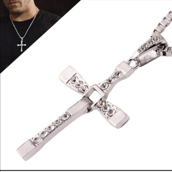 Cross Pendant Necklace - Picture 4 of 6