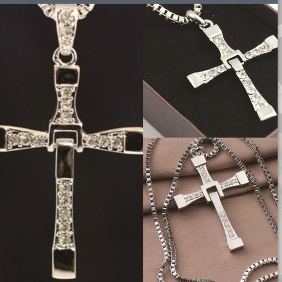 Cross Pendant Necklace - Picture 2 of 6