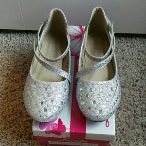 Size 1 Lucita Girls Sparkle Shoes