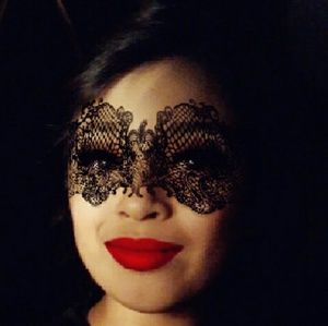 Meet your Posher, Demi