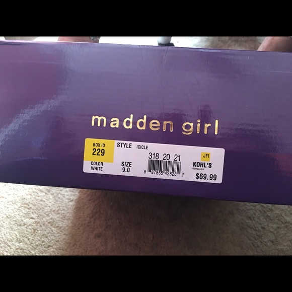 Brand new size 9 Madden Girl boots - Picture 3 of 3