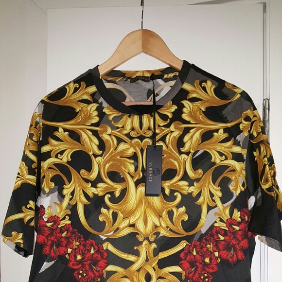 Brand new Versace t shirt.