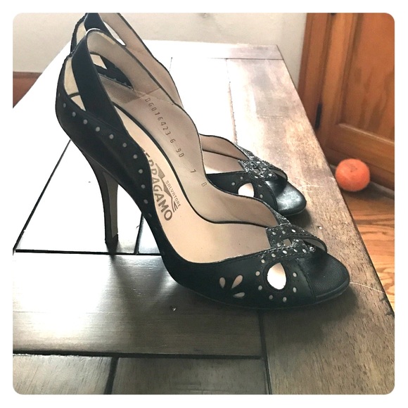 Ferragamo black heels - Picture 1 of 1