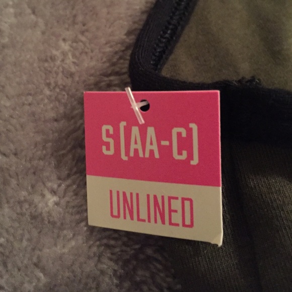 PINK razorback sports bra. - Picture 3 of 3