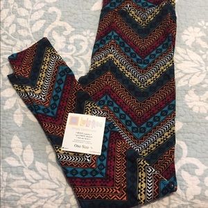 24 hour price drop!!! BNWT Lularoe OS leggings