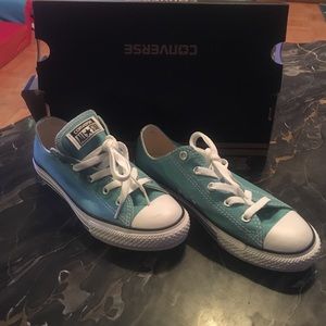 New in Box Youth Teal Converse