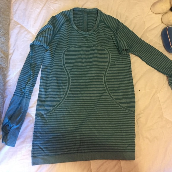 Lulu workout long sleeve top