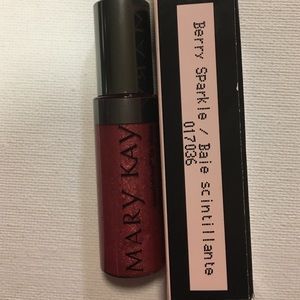 Mary Kay nourishine lip gloss. Berry Sparkle.