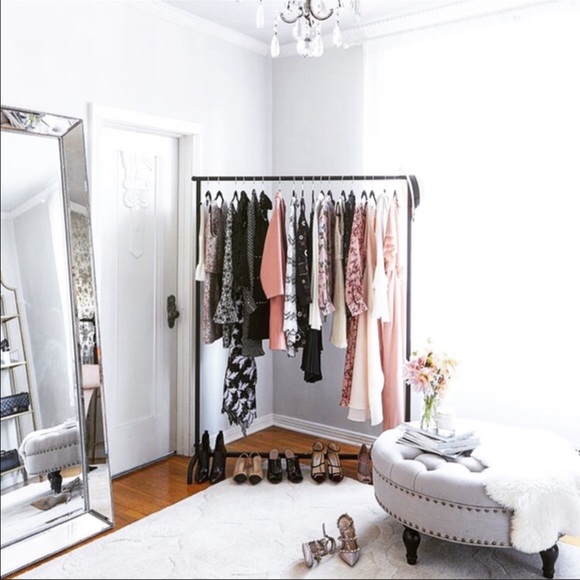 TAKE ADVANTAGE OF CLOSET CLEAR OUT - Picture 3 of 8