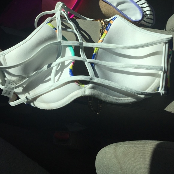 Bundle, 2 bottoms s, top swim s - Picture 2 of 4