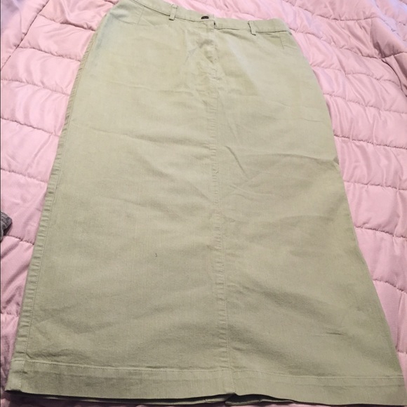 Long Green Pencil Skirt W/Button Back Slit 8