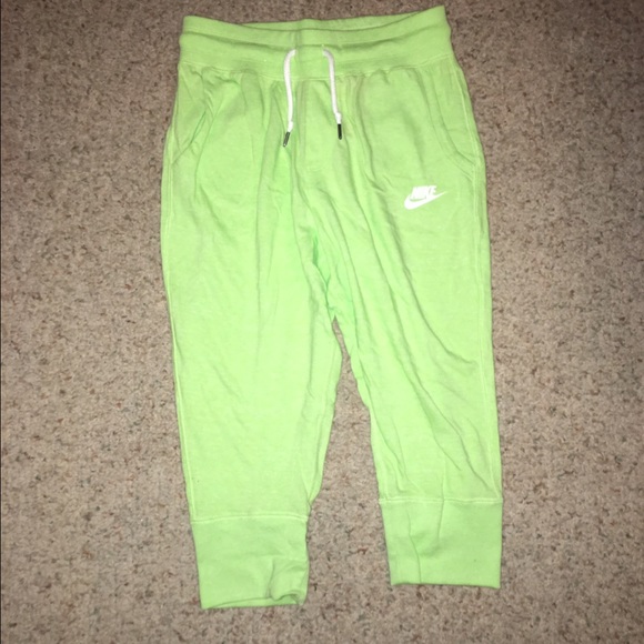 Nike Girls Capri Joggers