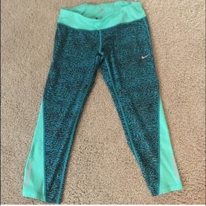 Nike relay crop legging