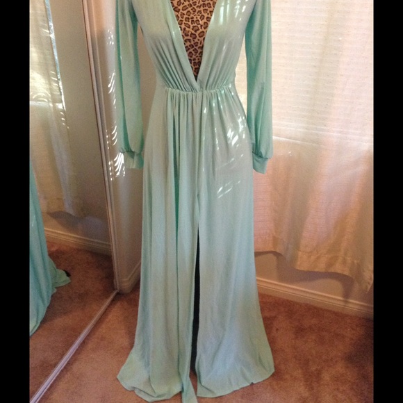 Sold.  Long sleeved goddess dress - Picture 3 of 3
