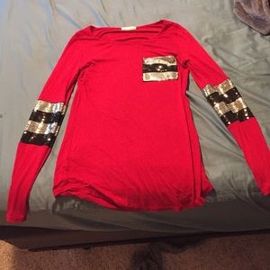 A pretty long sleeve shirt