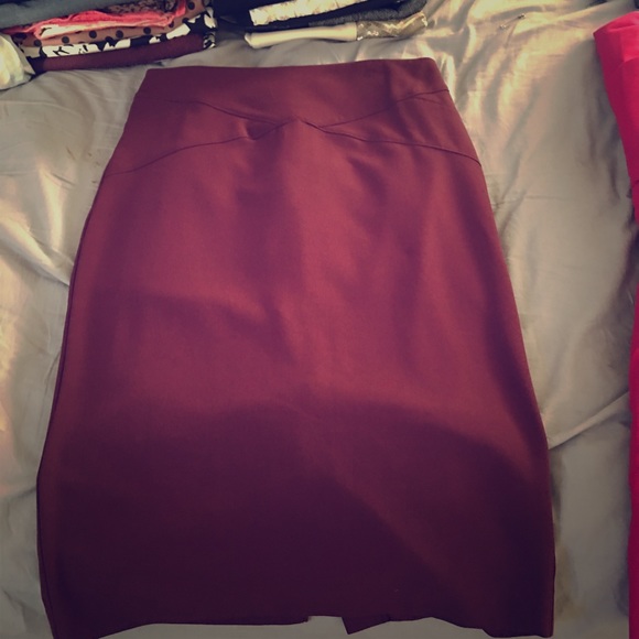 NY&Co cranberry midi skirt - Picture 1 of 4