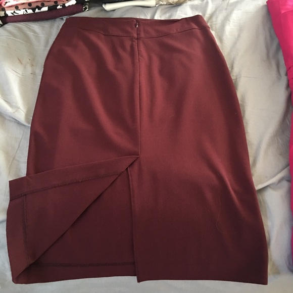 NY&Co cranberry midi skirt - Picture 2 of 4