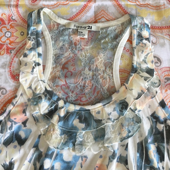 Multi-Layer Ruffle and Lace Tank - Picture 2 of 4