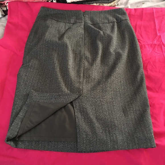 Grey and black simple pencil skirt - Picture 2 of 3