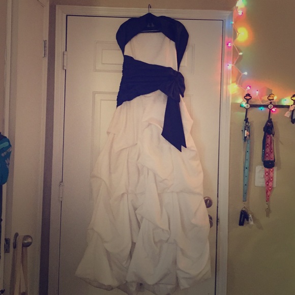 Gorgeous full-length Formal Gown!