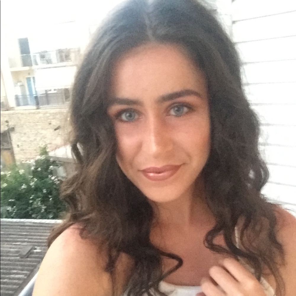 Meet your Posher, Carra