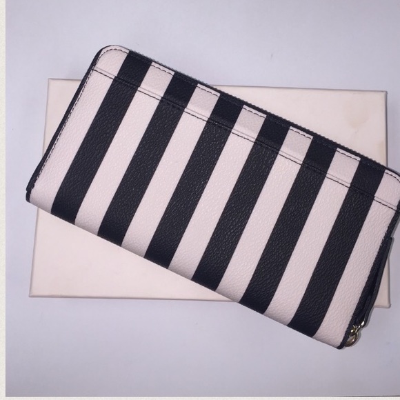 Kate Spade Britton Place Zip Around Wallet - Picture 4 of 4